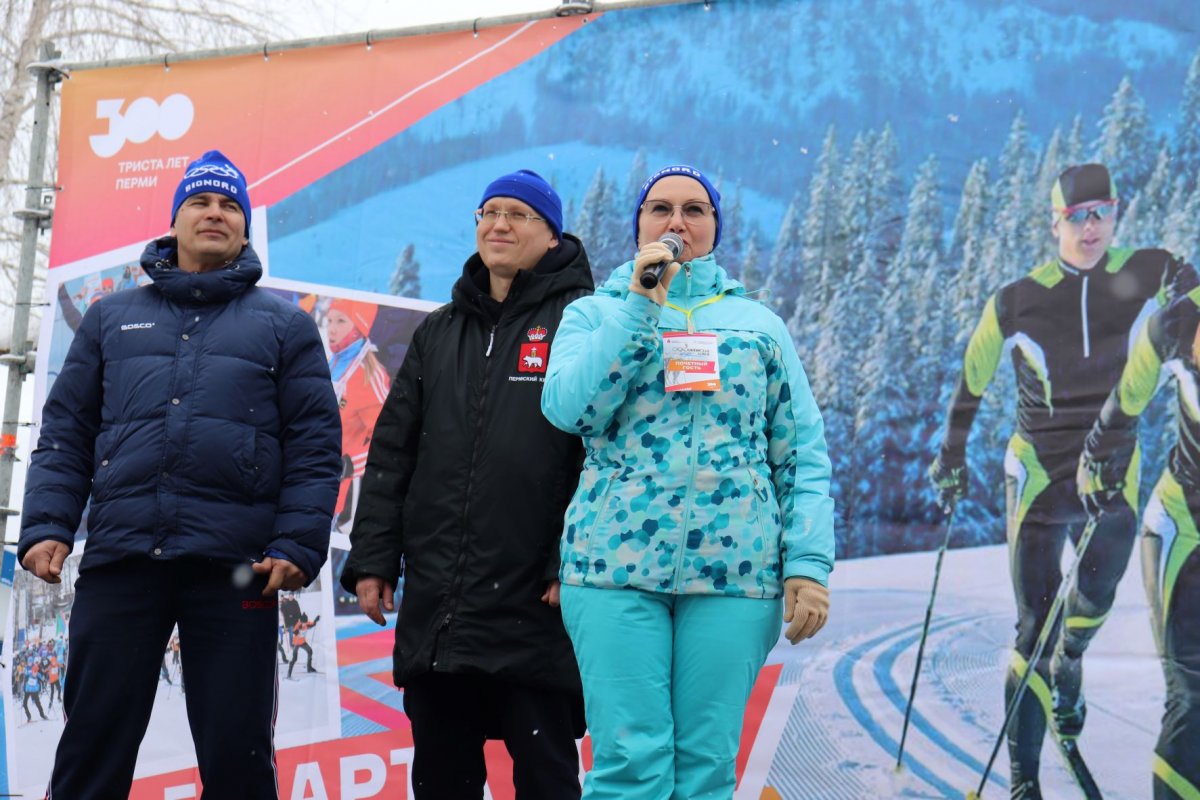 Уполномоченный по правам ребенка в Пермском крае поприветствовала участников IV благотворительного зимнего старта «Олимпийская лыжня».