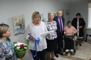 Светлана Денисова приняла участие в торжественном разрезании ленточки на открытии персональной выставки особенной художницы в ПКО ВОИ