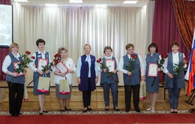 Детский омбудсмен Светлана Денисова поздравила со 100-летним юбилеем школу №6 города Перми.