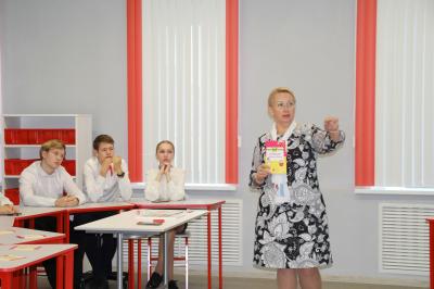 5 октября 2021 года состоялся выезд в Кишертский муниципальный округ, в ходе которого Светлана Денисова посетила две школы и провела встречу с замещающими родителями.