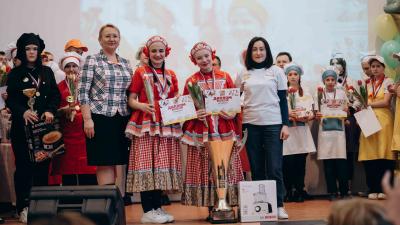 15 марта Светлана Денисова наградила победителей VI ежегодного благотворительного фестиваля по кулинарии среди детей-сирот и детей, оставшихся без попечения родителей «Кулинарные фантазии».